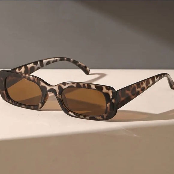 Accessories - Tortoise Shell Sunglasses